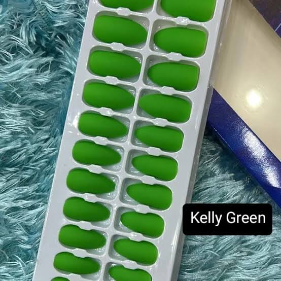 Miss Rose Hand Nails Green