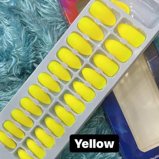 Miss Rose Hand Nails Yellow