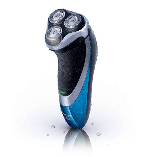 Philips AquaTouch Wet&Dry electric shaver AT610