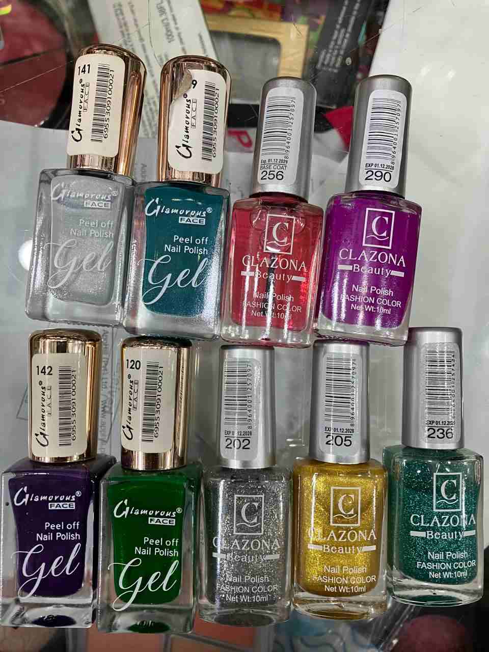 Glamorous nail polish
