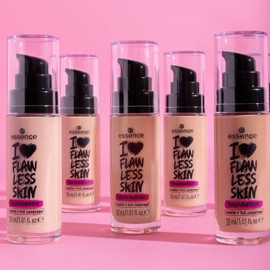 Essence i love flawless skin foundation matte+full coverage 30ml