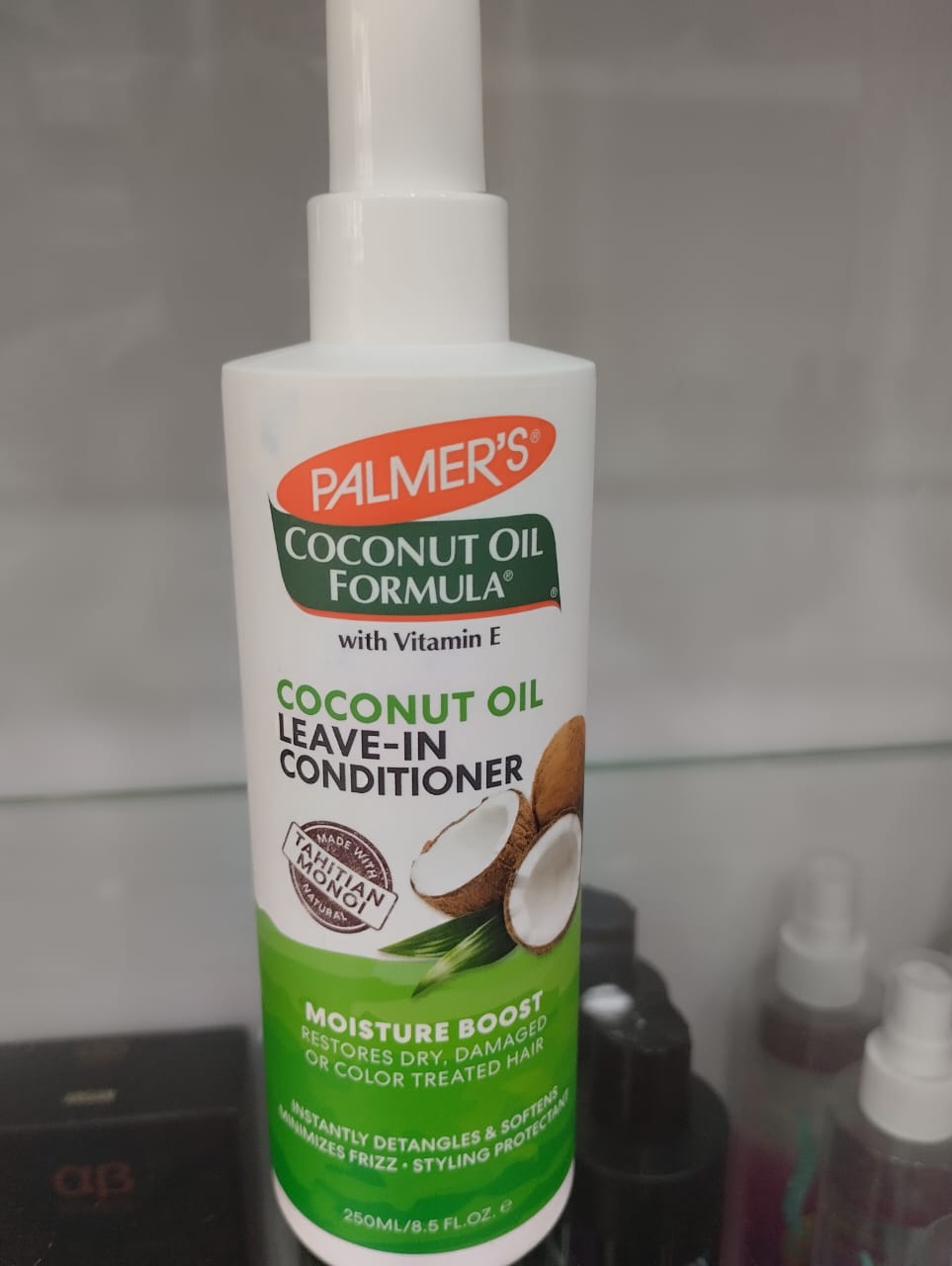 Palmers coconut oil vitamin E Leave in Conditioner made with Tahitian Monol for dry damages OR color treated hair 250ml