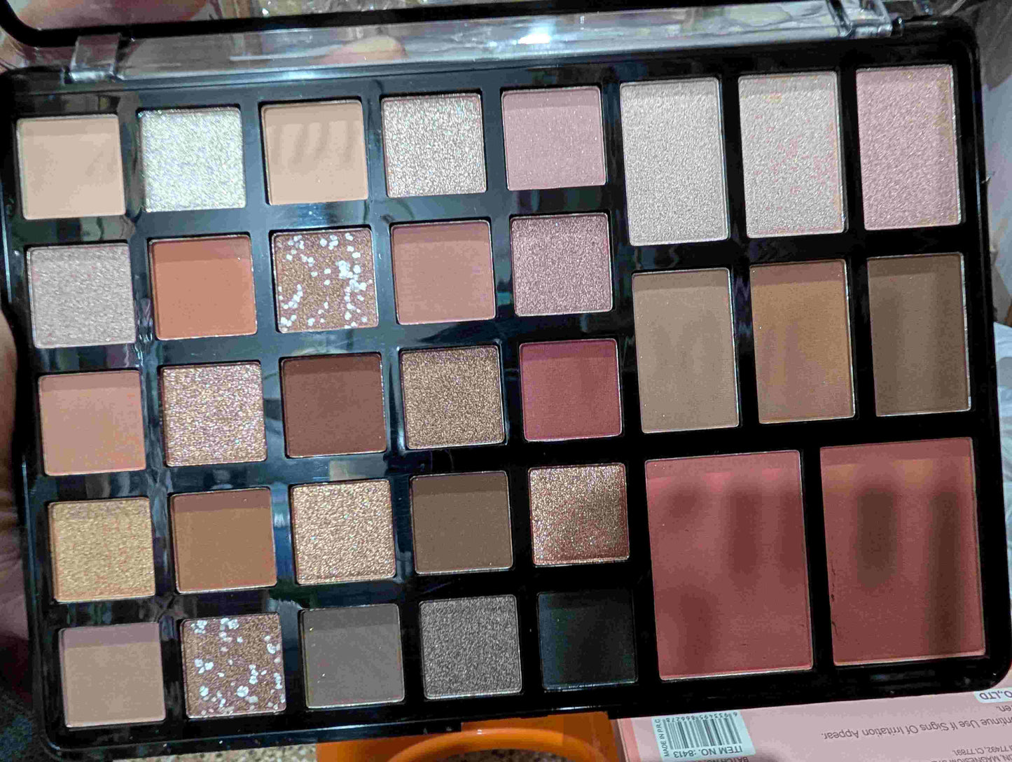 Anylady vogue girl highlighter, eyeshadow,blusher,contour 4in1 pallette